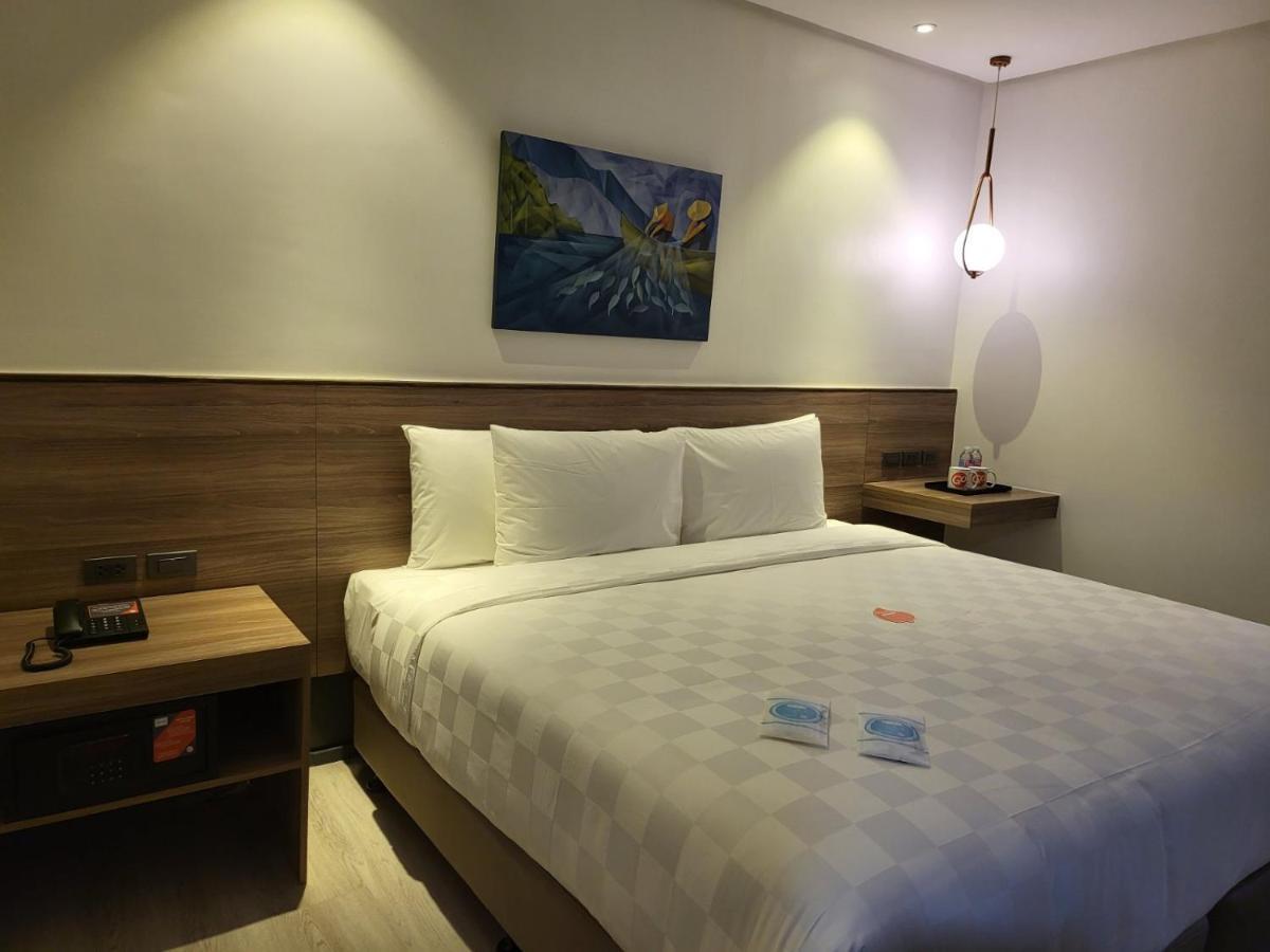 Go Hotels Plus Tuguegarao Exterior photo
