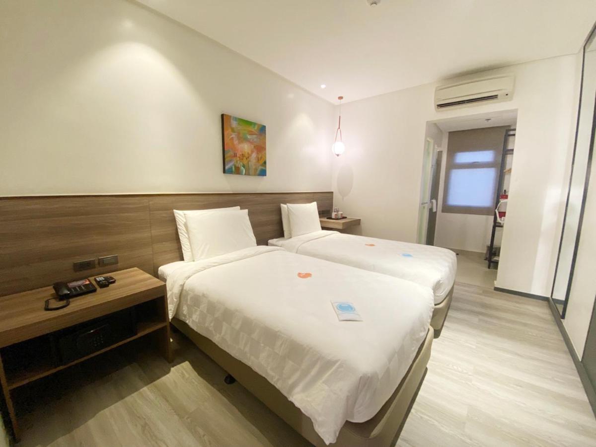Go Hotels Plus Tuguegarao Exterior photo